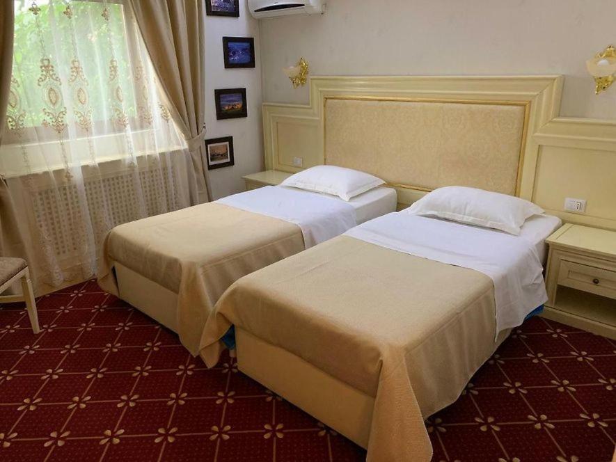 Cazare Plopii Fara Sot Iasi Ngoại thất bức ảnh