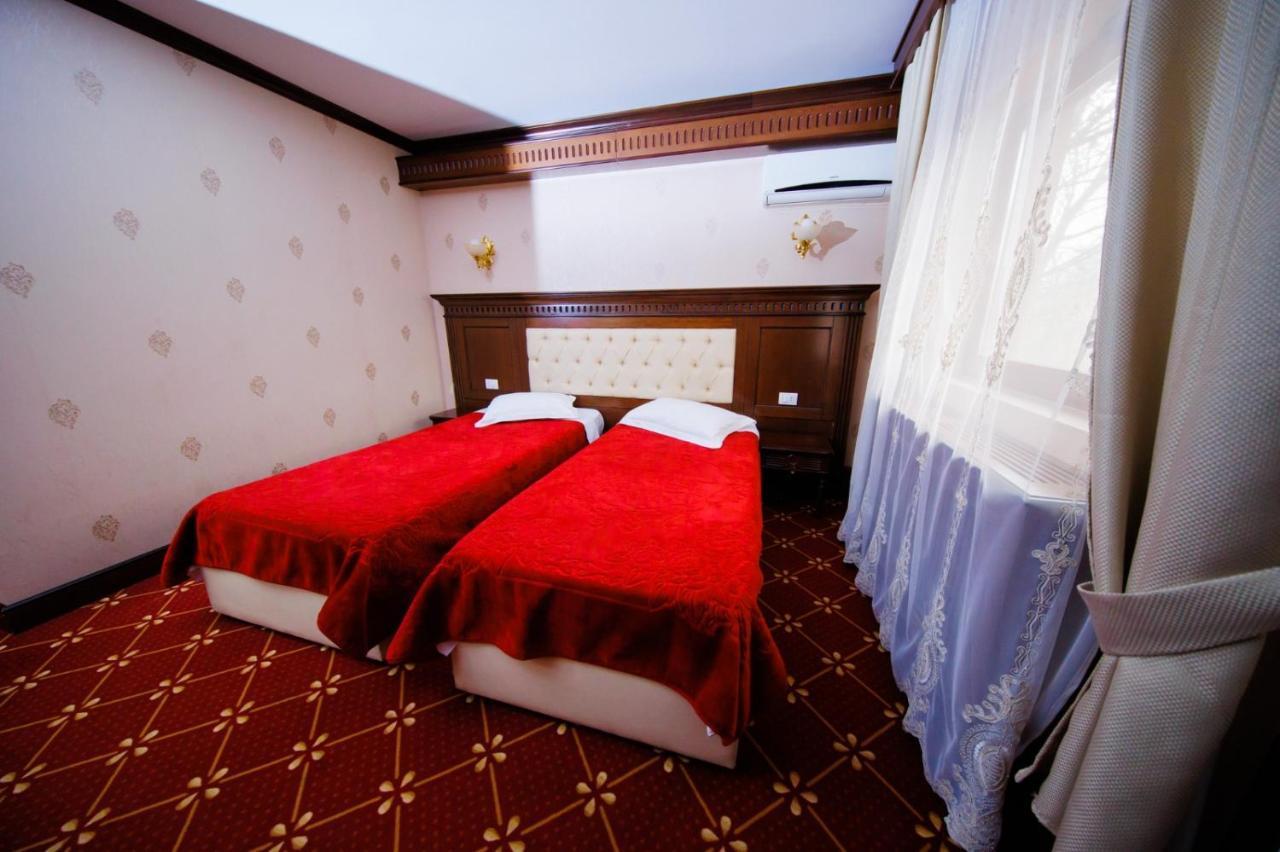 Cazare Plopii Fara Sot Iasi Ngoại thất bức ảnh